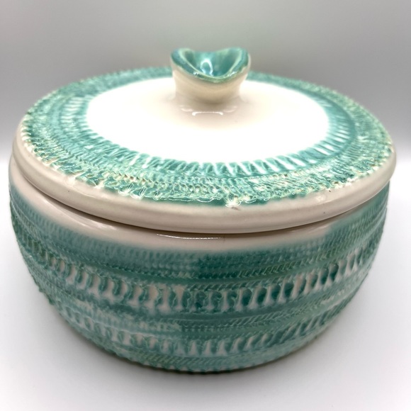 Vintage 1961 Handmade Ceramic Pottery Bowl w/Lid Turquoise/White MCM Signed - Picture 3 of 16